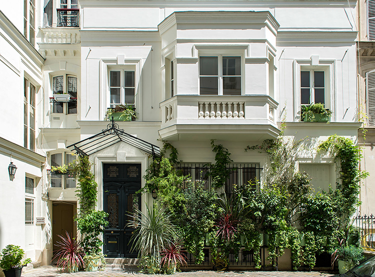 In/Out: Villa Rose