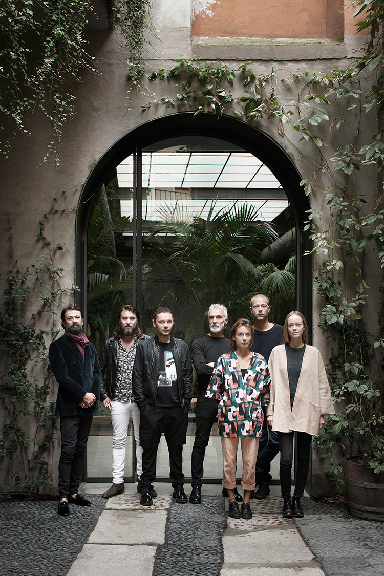 In/Out:SixProject
