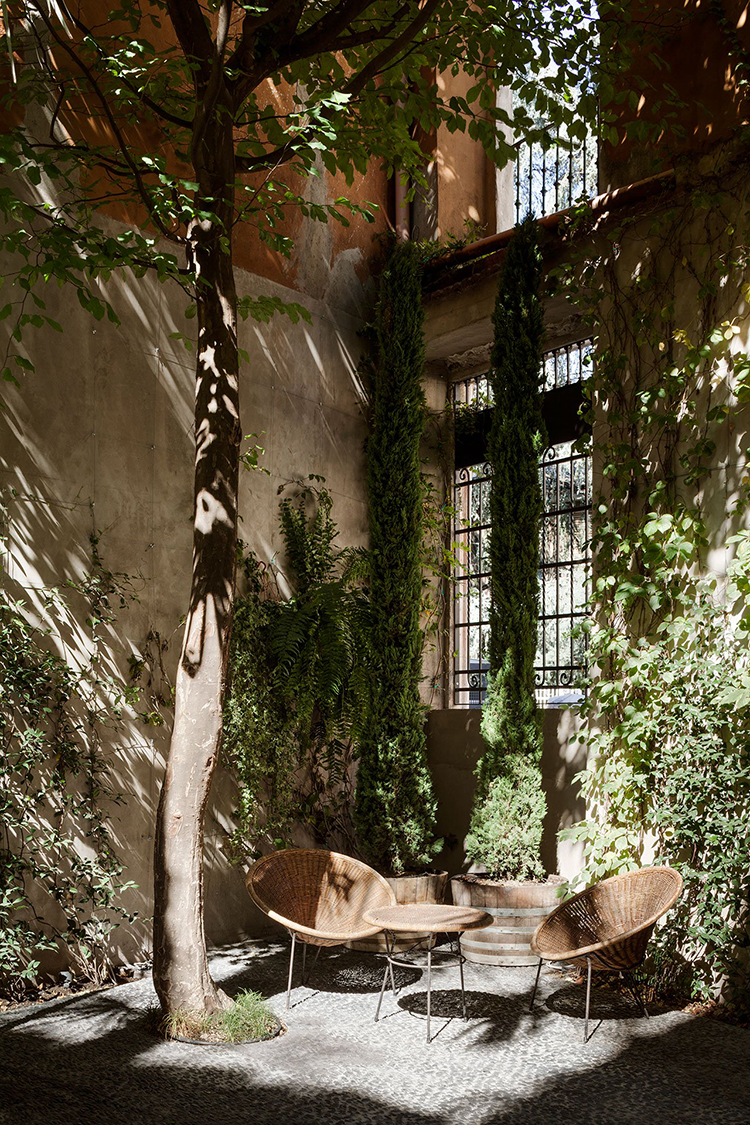In/Out:SixProject