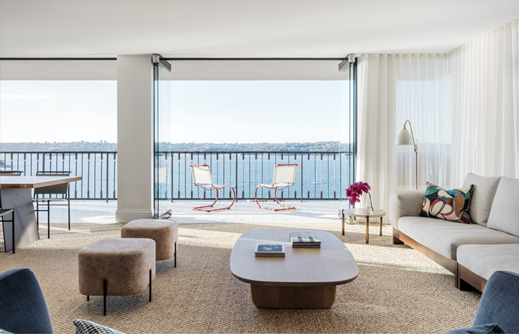 In/Out:LighthouseApartment