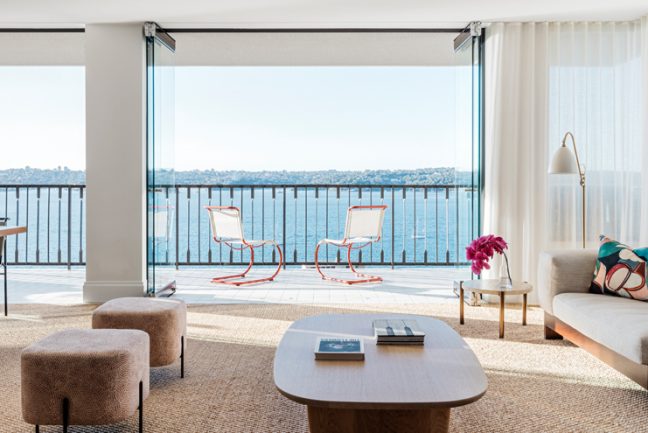 In/Out:LighthouseApartment