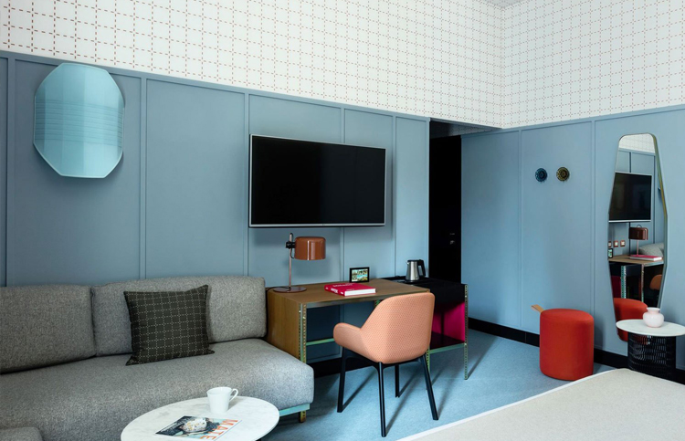 In/Out:RoomMateGiulia