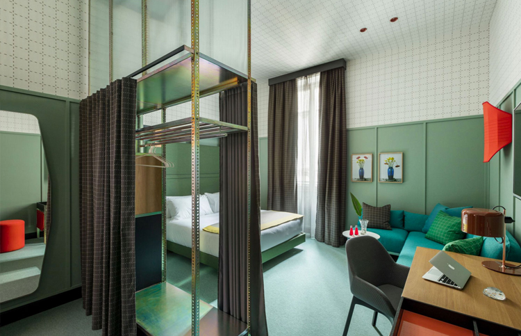 In/Out:RoomMateGiulia