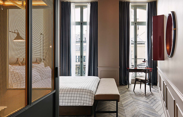 In/Out:HoxtonHotel