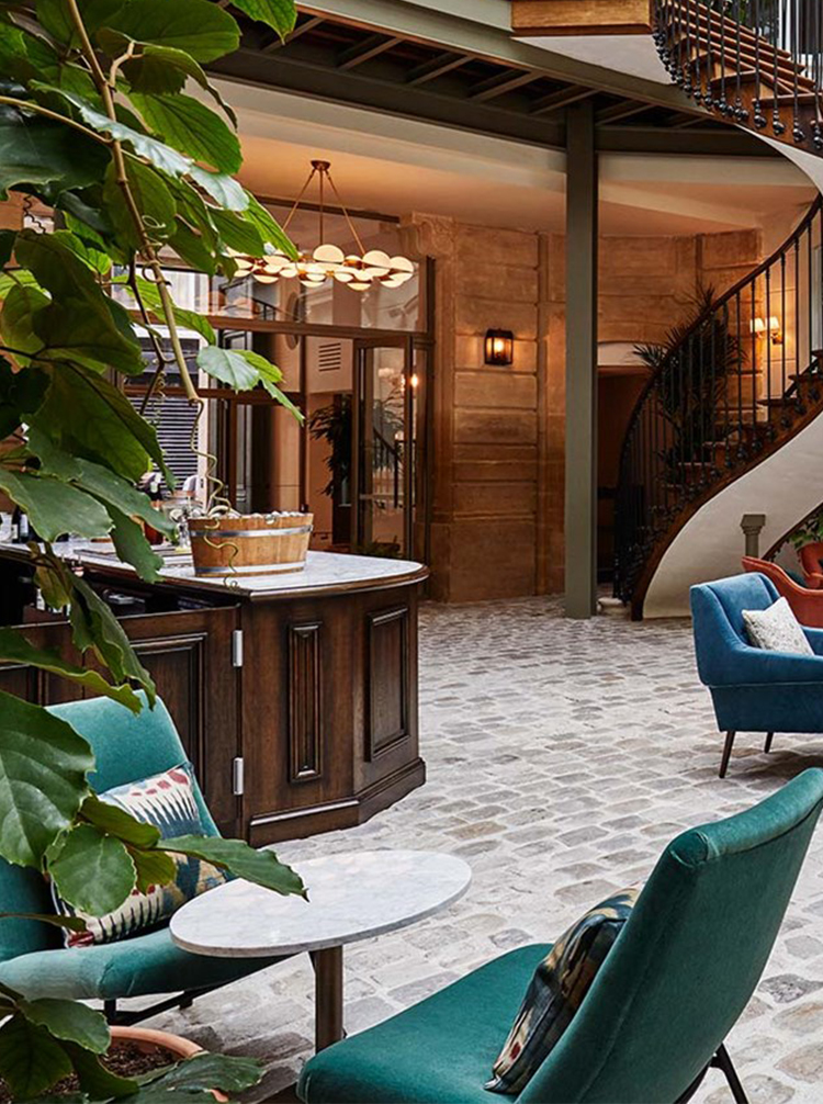 In/Out:HoxtonHotel