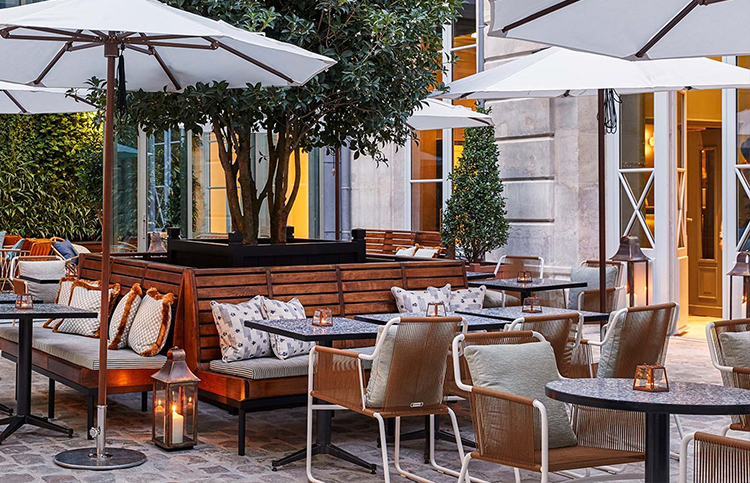In/Out:HoxtonHotel