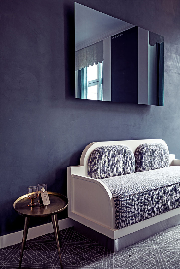 In/Out:HotelGrands