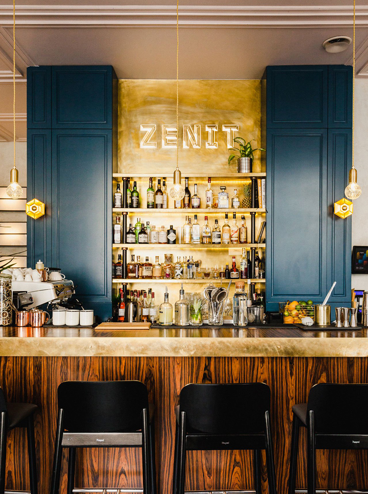 In/Out:Zenit