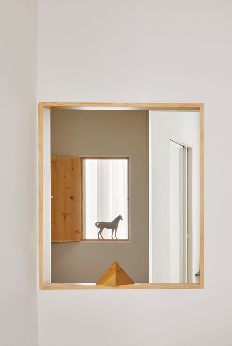 In/Out_110Rooms