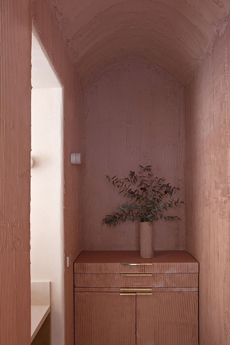 In/Out:Malababa