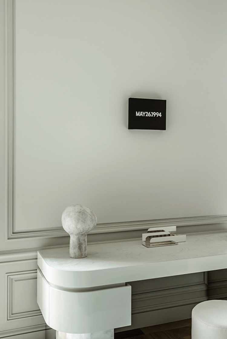 In/Out: Avenue Montaigne