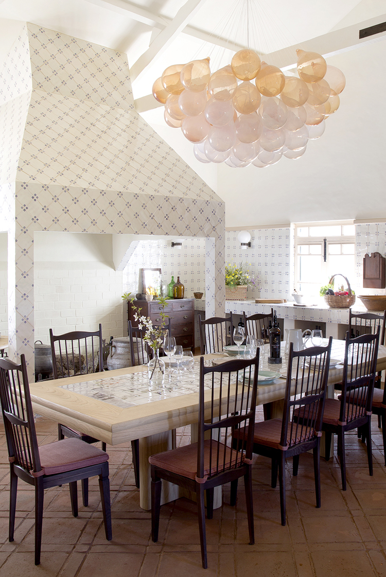 In/Out: Hotel Quinta Da Corte