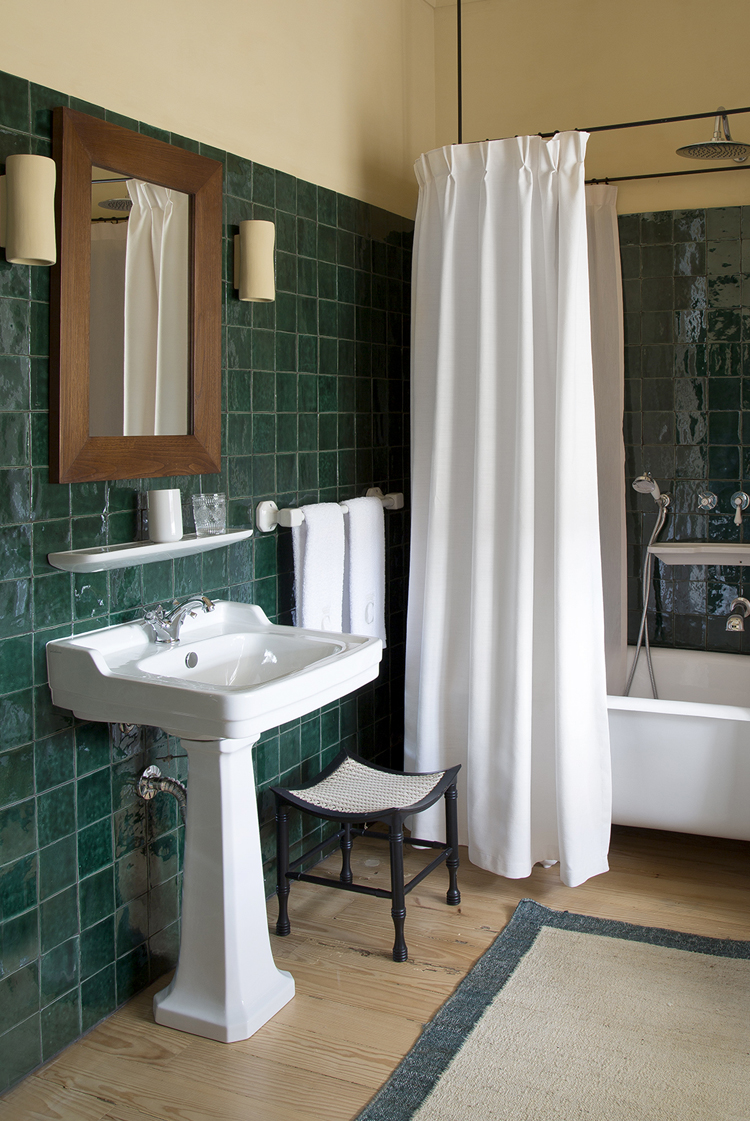 In/Out: Hotel Quinta Da Corte