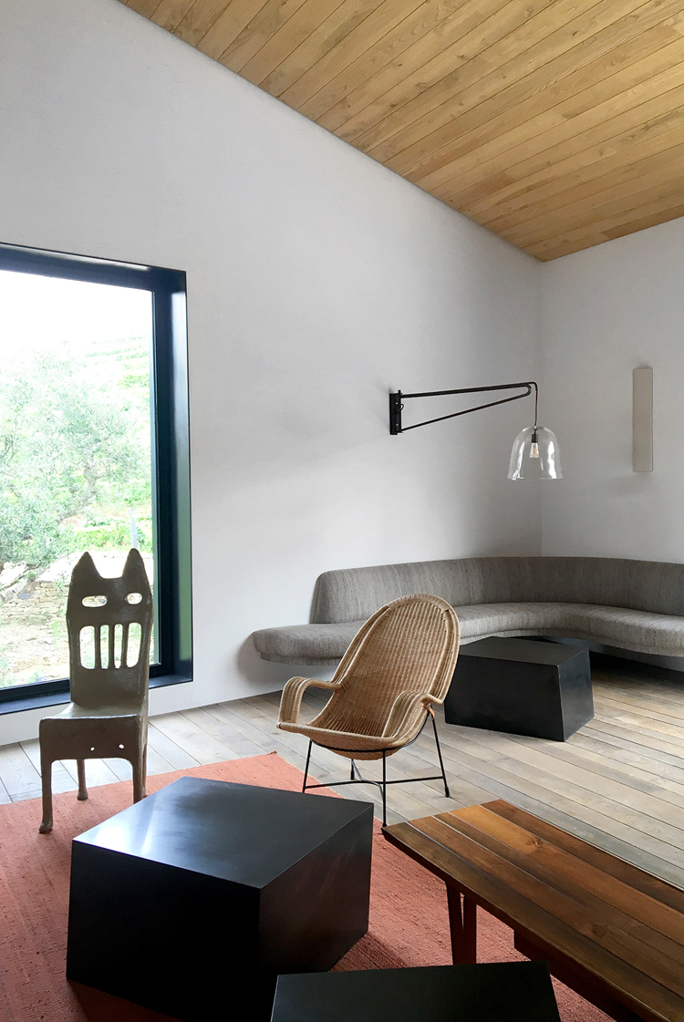 In/Out: Hotel Quinta Da Corte